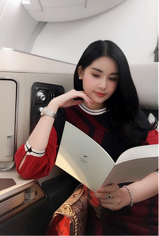 Trăm bức ảnh như một, Lê Âu Ngân Anh bị chê có biểu cảm bất biến